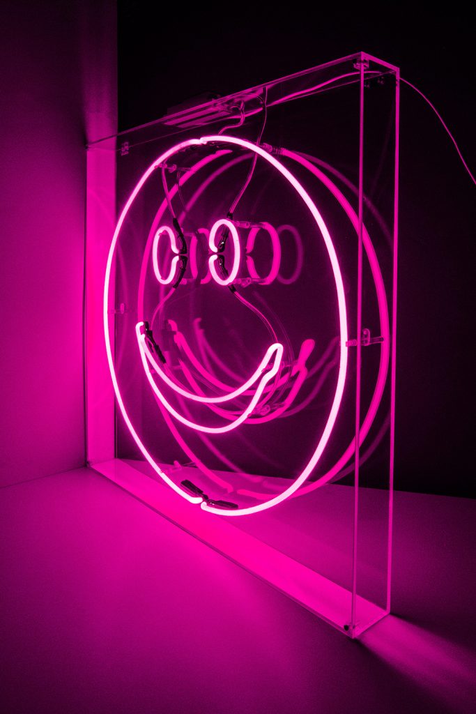Smiley face - Kemp London - Bespoke neon signs, prop hire, large format